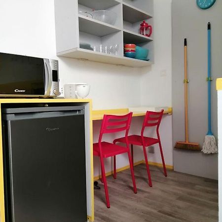 Residence Les Volets Bleus: Studio De 30 M² Classe 2 * Rochefort  Exterior photo