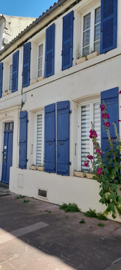 Residence Les Volets Bleus: Studio De 30 M² Classe 2 * Rochefort  Exterior photo